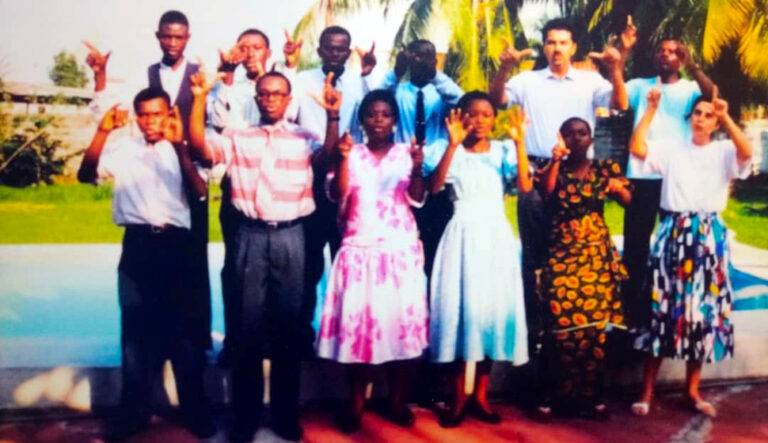 Souvenir du premier groupe de langue des signes formé en République du Congo en 1995
